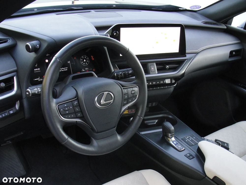 Lexus UX 300h Omotenashi - 11