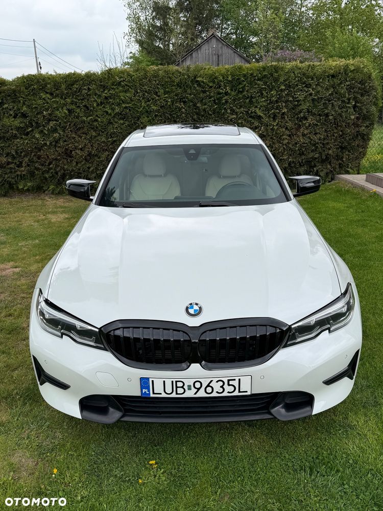 BMW Seria 3 330i M Sport - 3