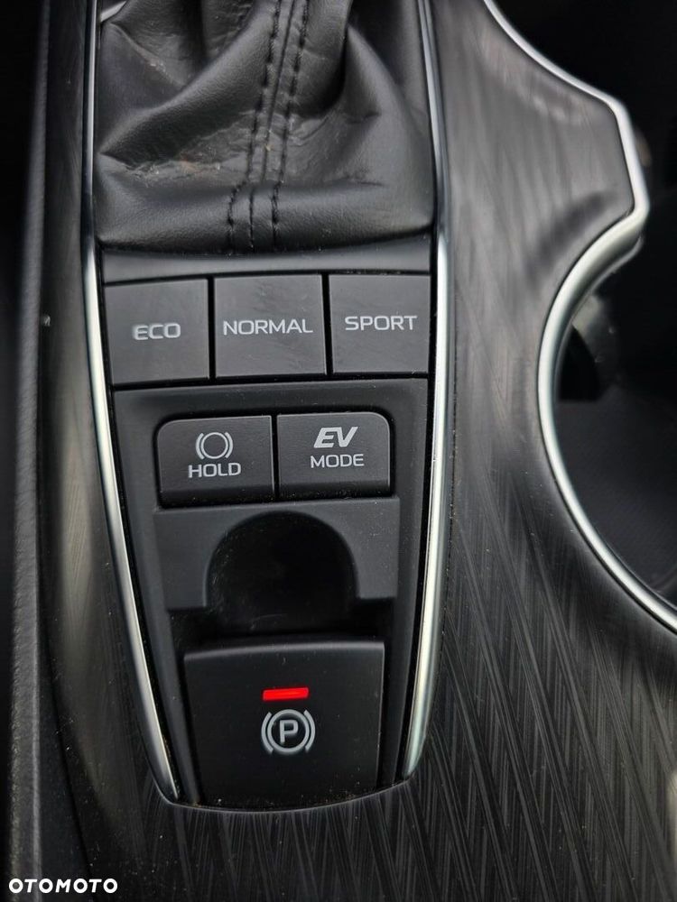 Toyota Camry 2.5 Hybrid Executive CVT - 14