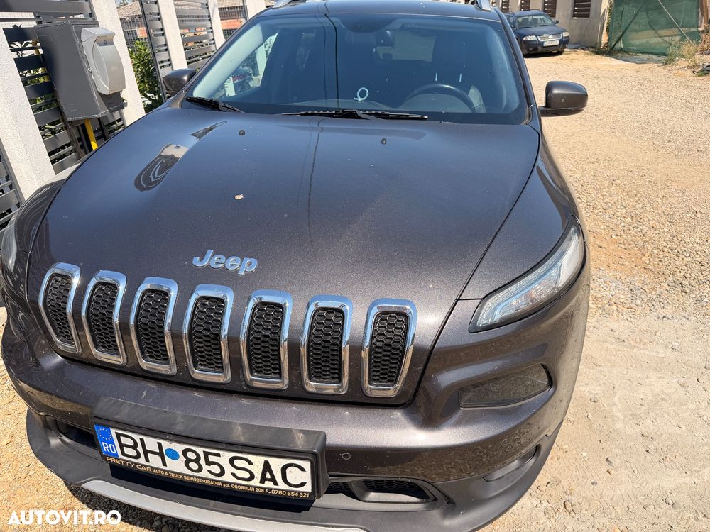 Jeep Cherokee - 1