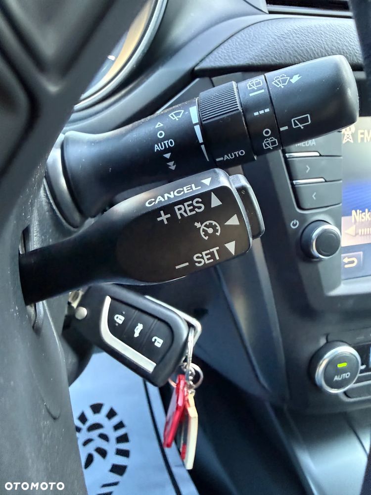 Toyota Avensis 2.0 D-4D Premium - 15