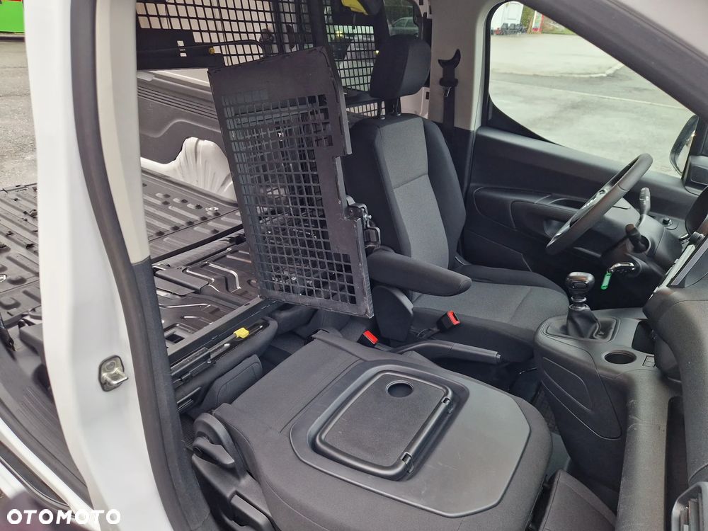 Opel Combo Maxi Brygadówka 5 Osób - 22