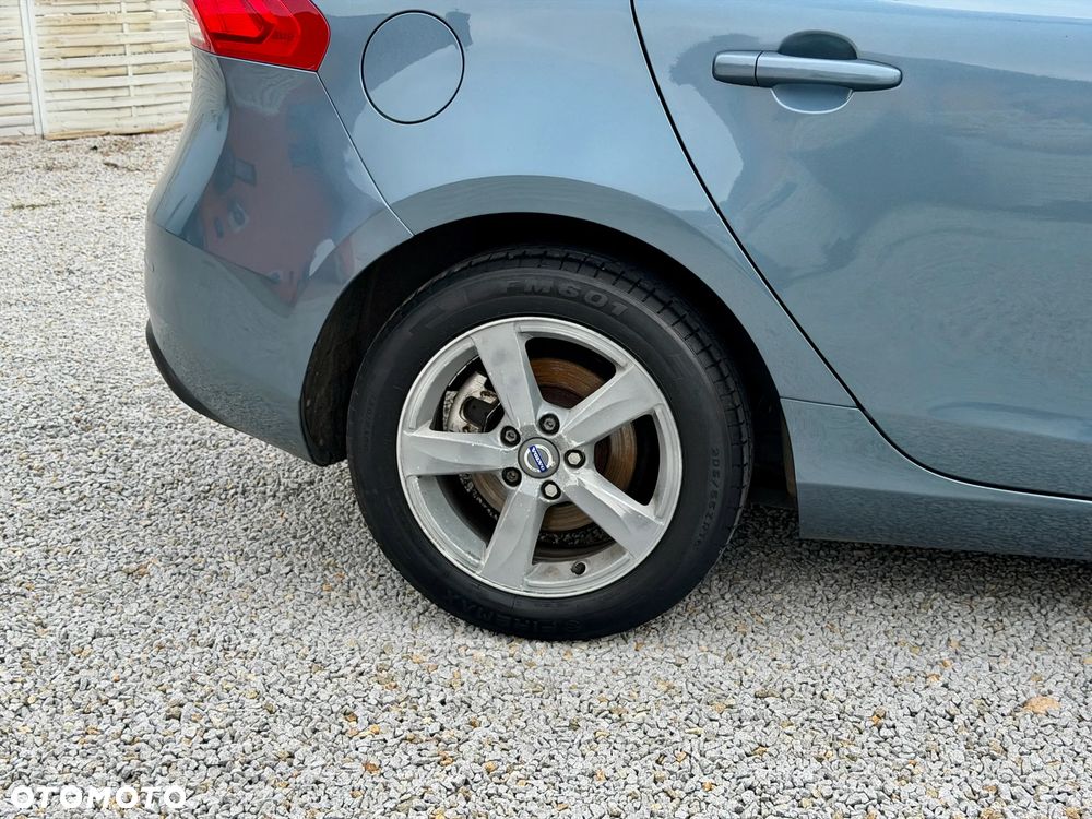 Volvo V40 D2 Momentum - 27