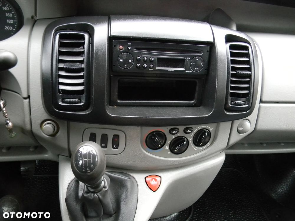 Renault Trafic - 23