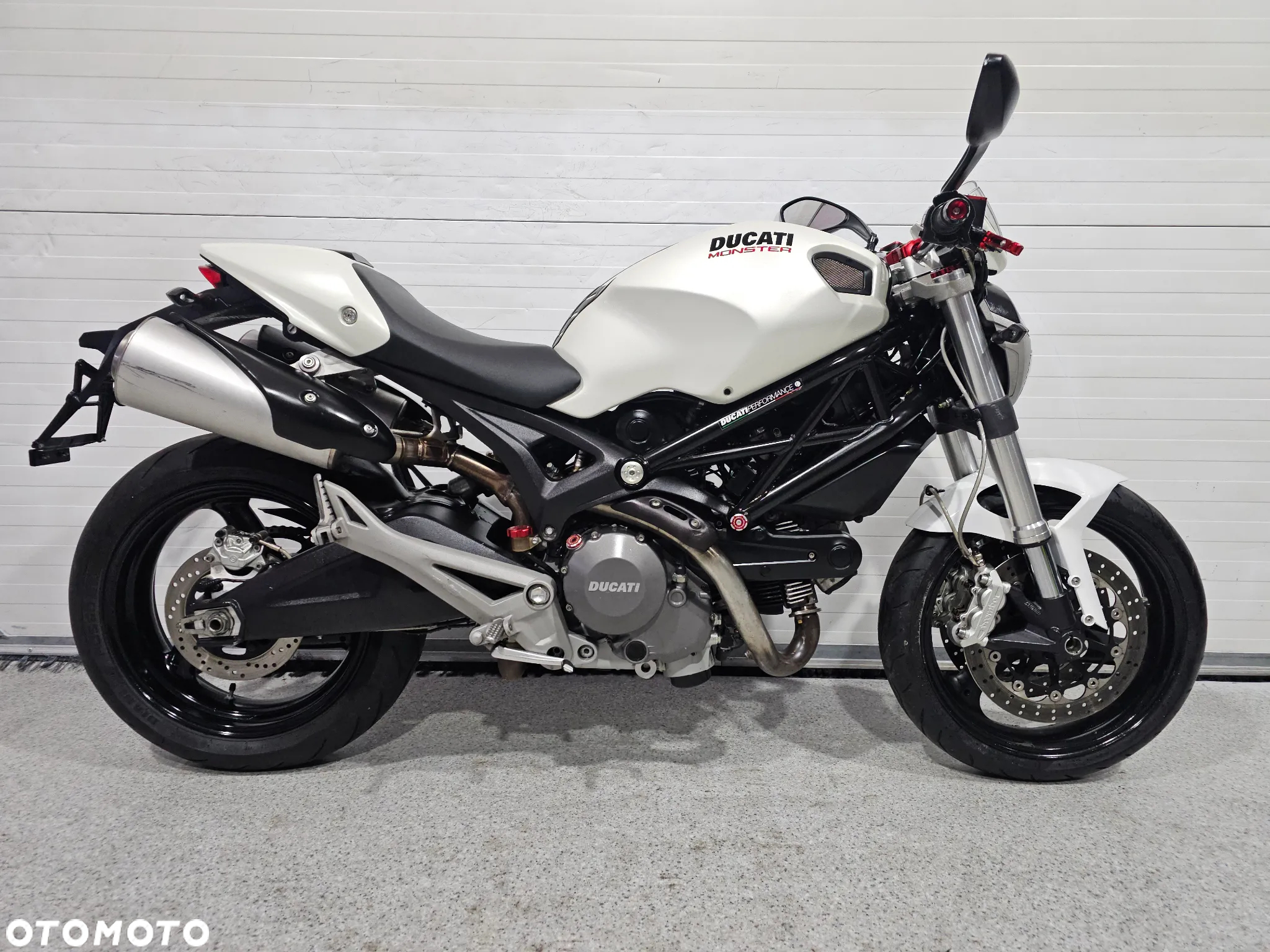 Ducati Monster - 4