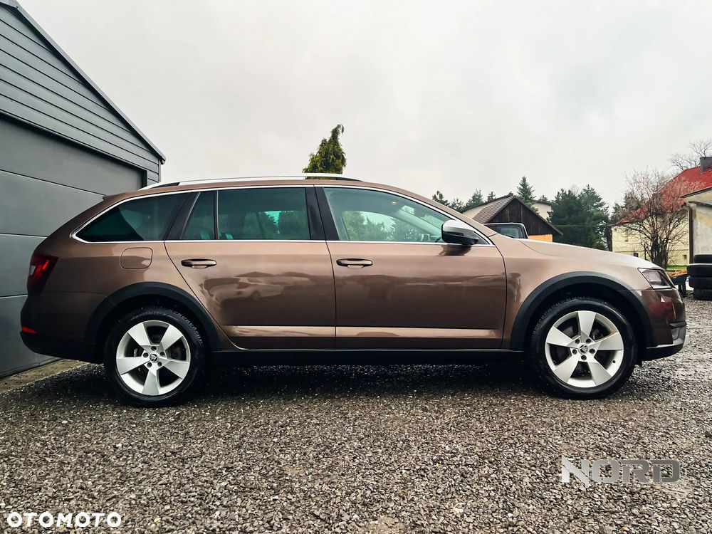 Skoda Octavia Scout 2.0 TDI 4x4 DSG - 3