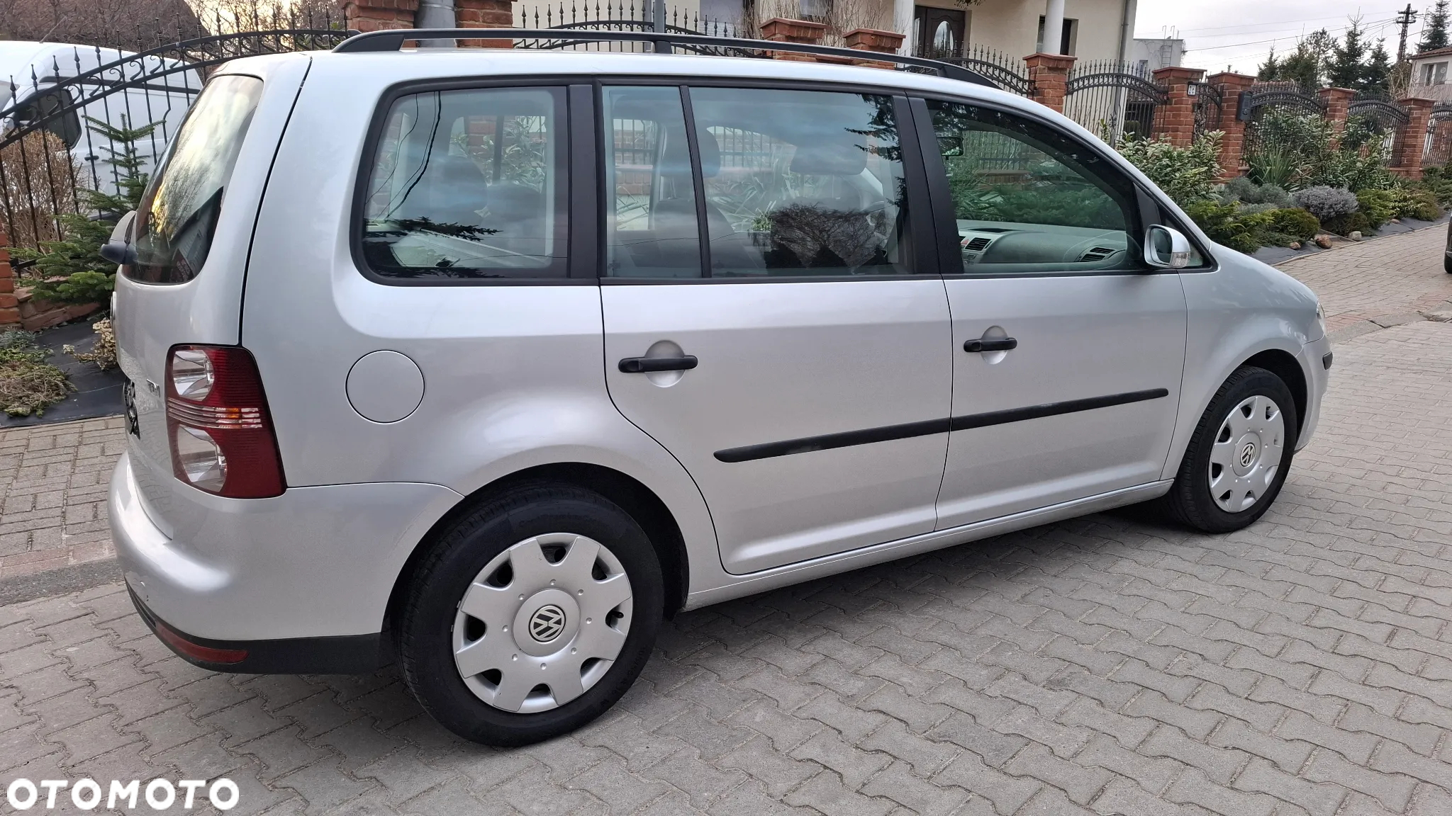 Volkswagen Touran 1.9 TDI DPF Conceptline - 3