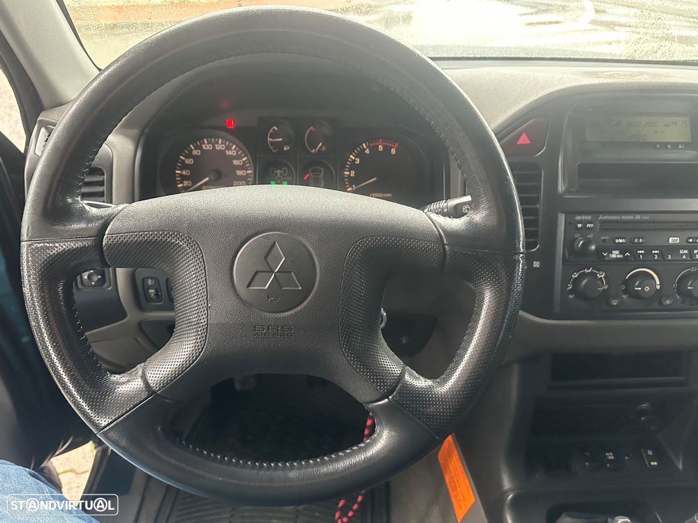 Mitsubishi Pajero 3.2 DI-D GLS TA Longo - 12