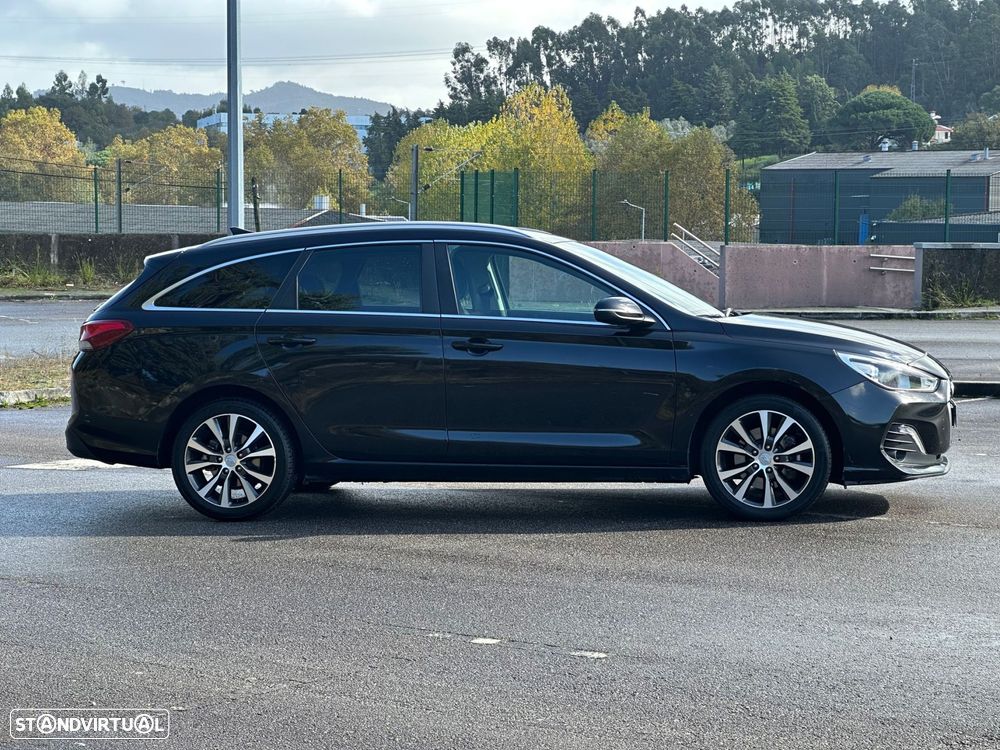 Hyundai i30 SW 1.6 CRDi Style+Navi - 23