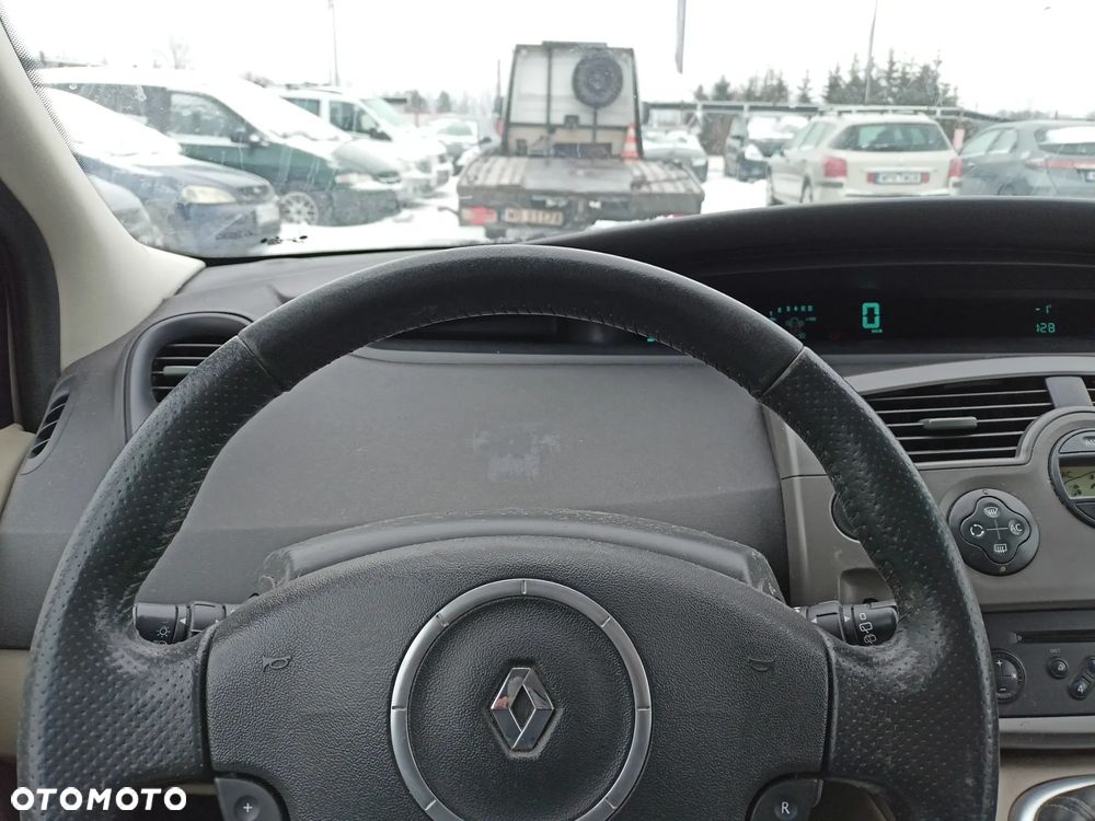 Renault Grand Scenic - 9