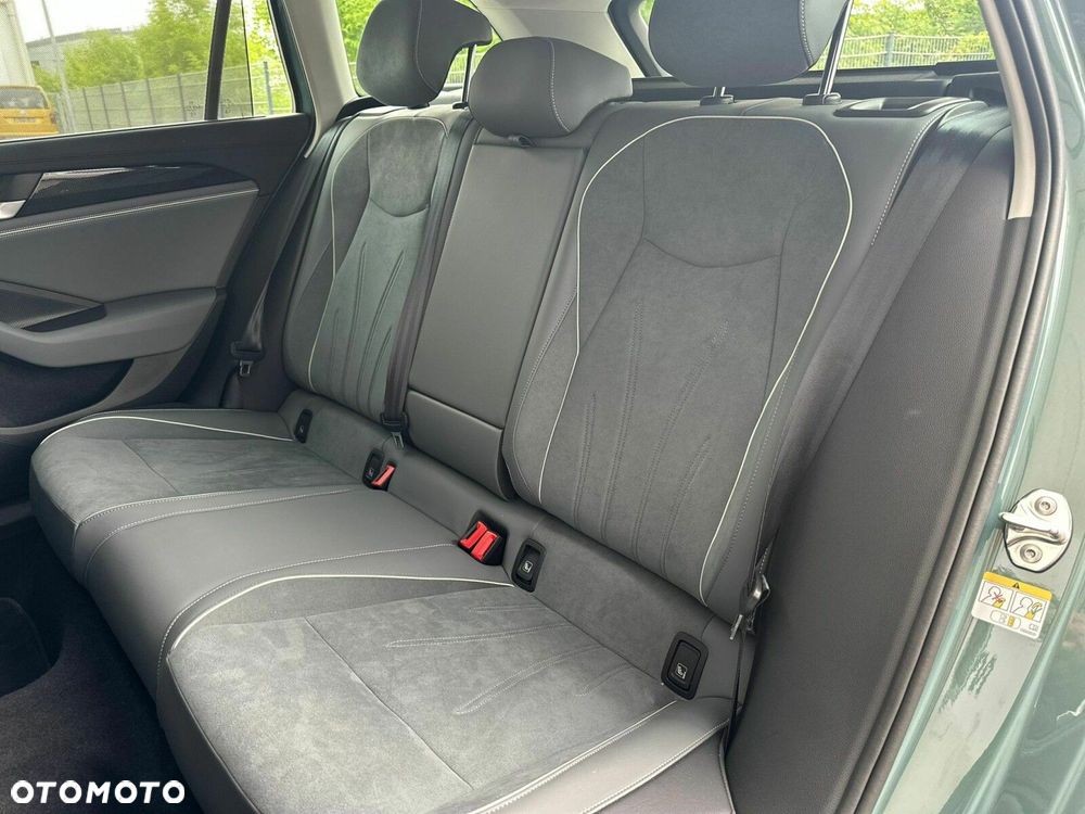 Volkswagen Passat - 16