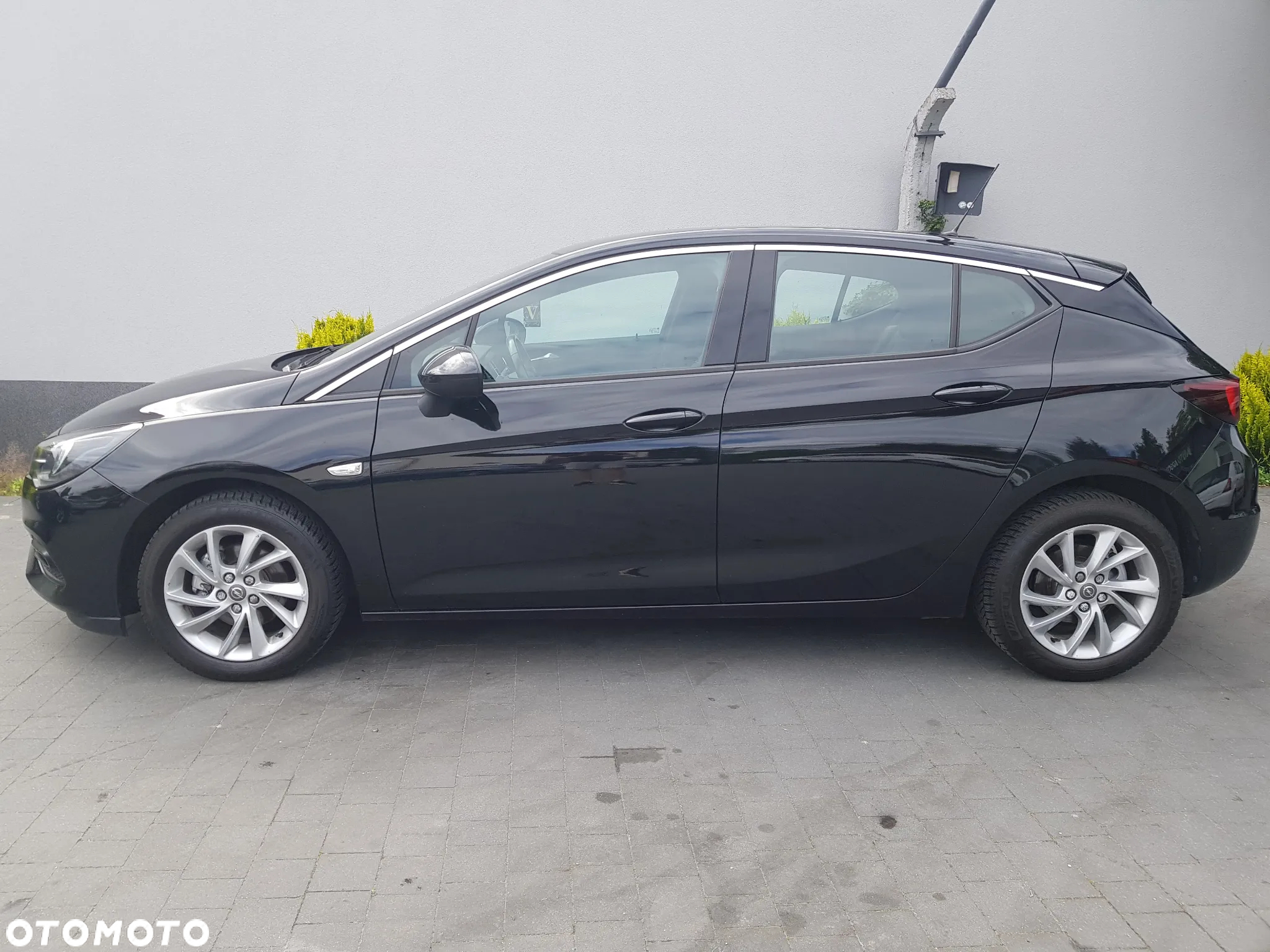 Opel Astra V 1.2 T Elegance S&S - 3