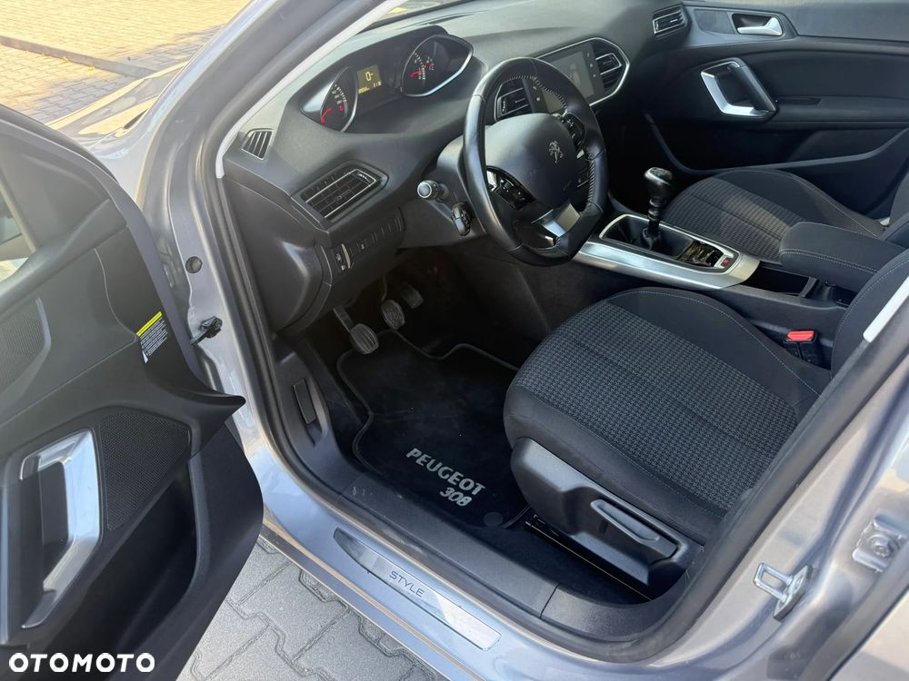Peugeot 308 1.2 PureTech Active Pack S&S - 22