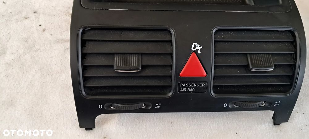 Kratka Nawiewu Środkowa Deski Konsoli VW Golf V 1K0819743B - 2