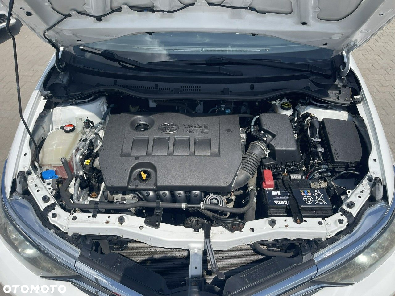 Toyota Auris 1.6 Valvematic Touring Sports Life Plus - 13
