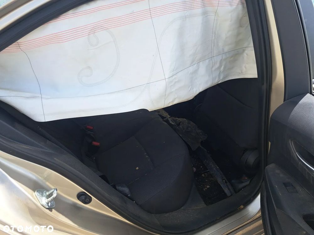 Toyota Corolla 1.5 Comfort - 12