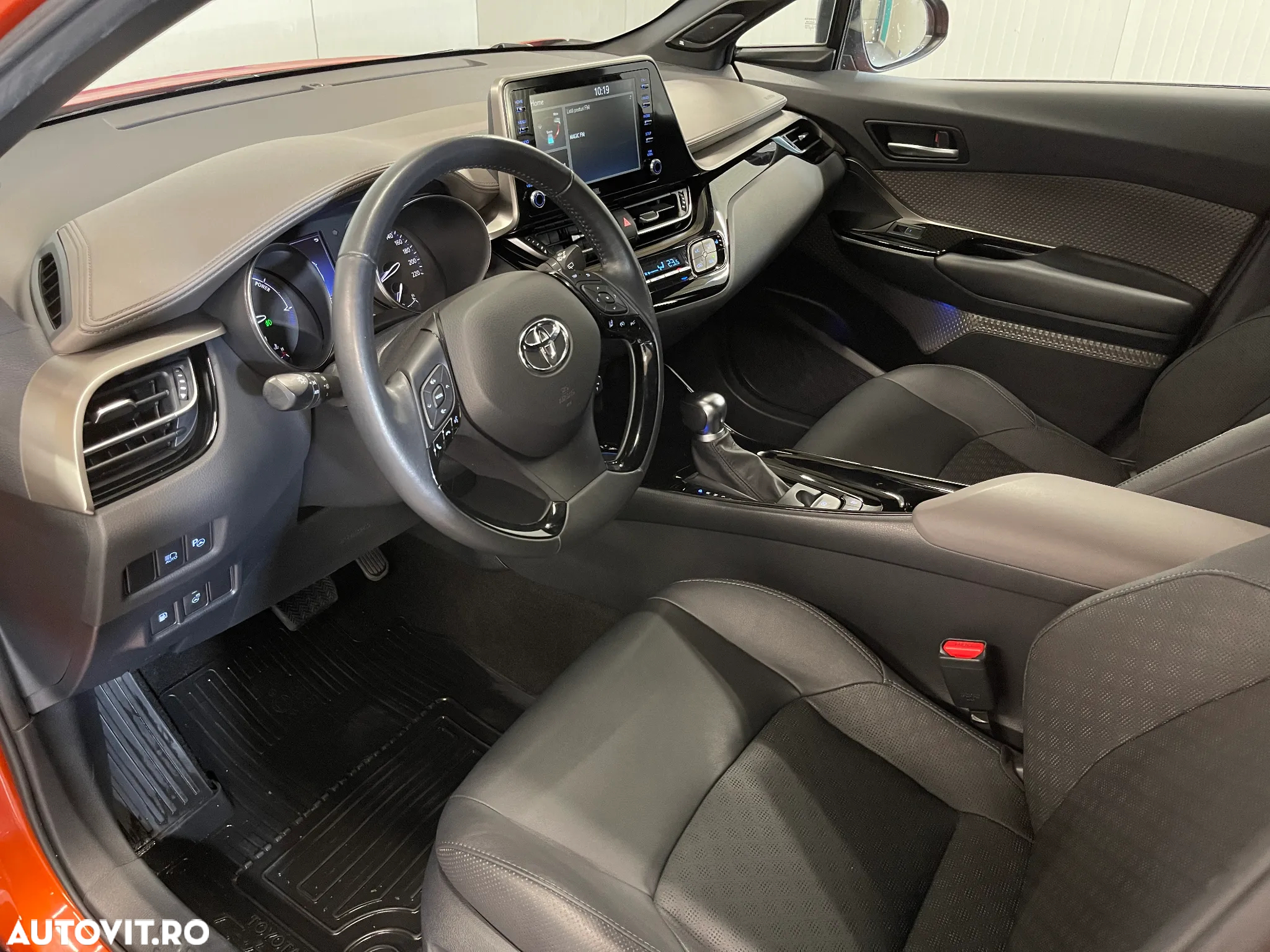 Toyota C-HR 2.0 HSD 184 CP 4x2 CVT Classy Bi-Tone - 5