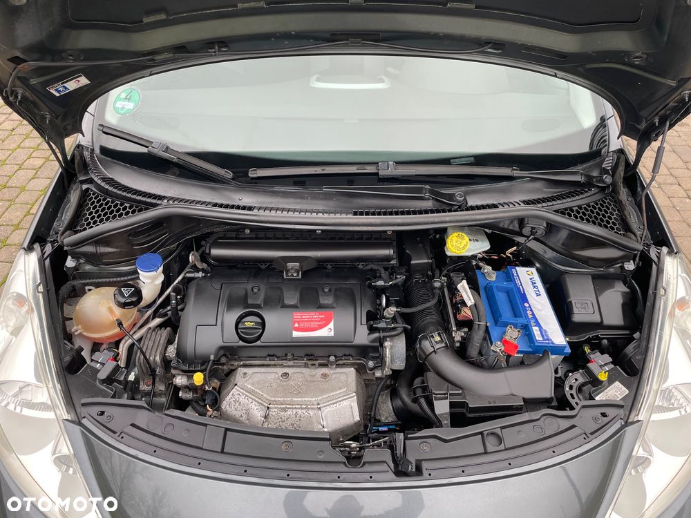 Peugeot 207 - 24