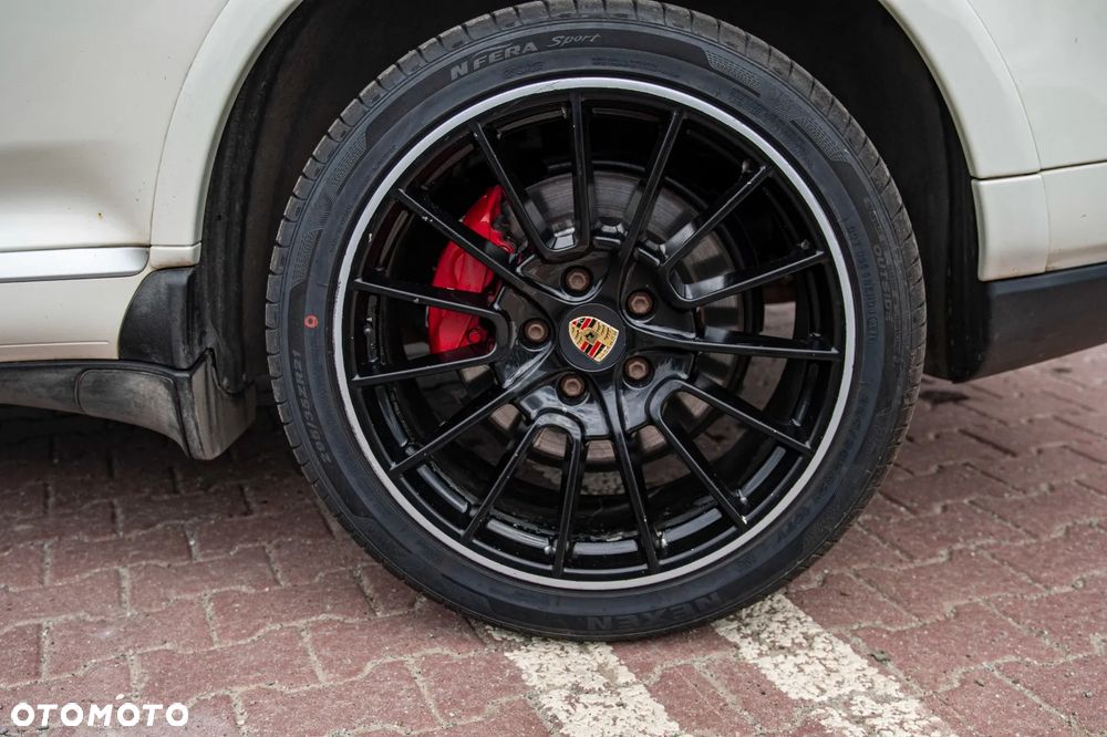 Porsche Cayenne Turbo - 26