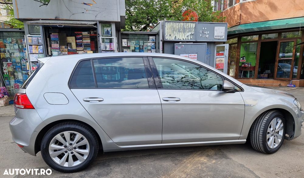 Volkswagen Golf - 4