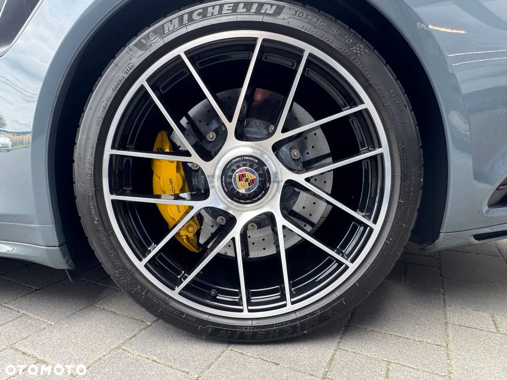 Porsche 911 Turbo S - 31