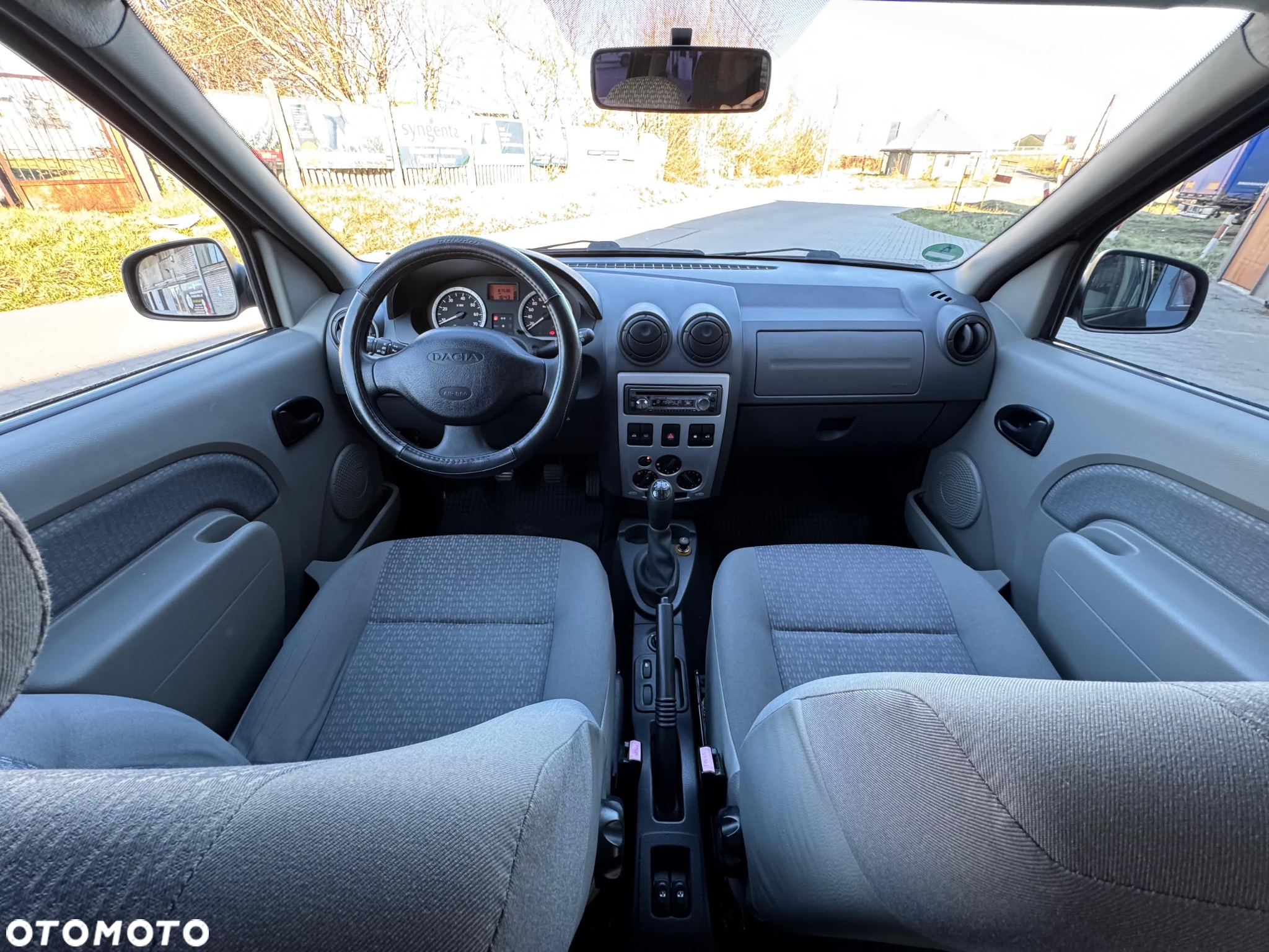 Dacia Logan - 8