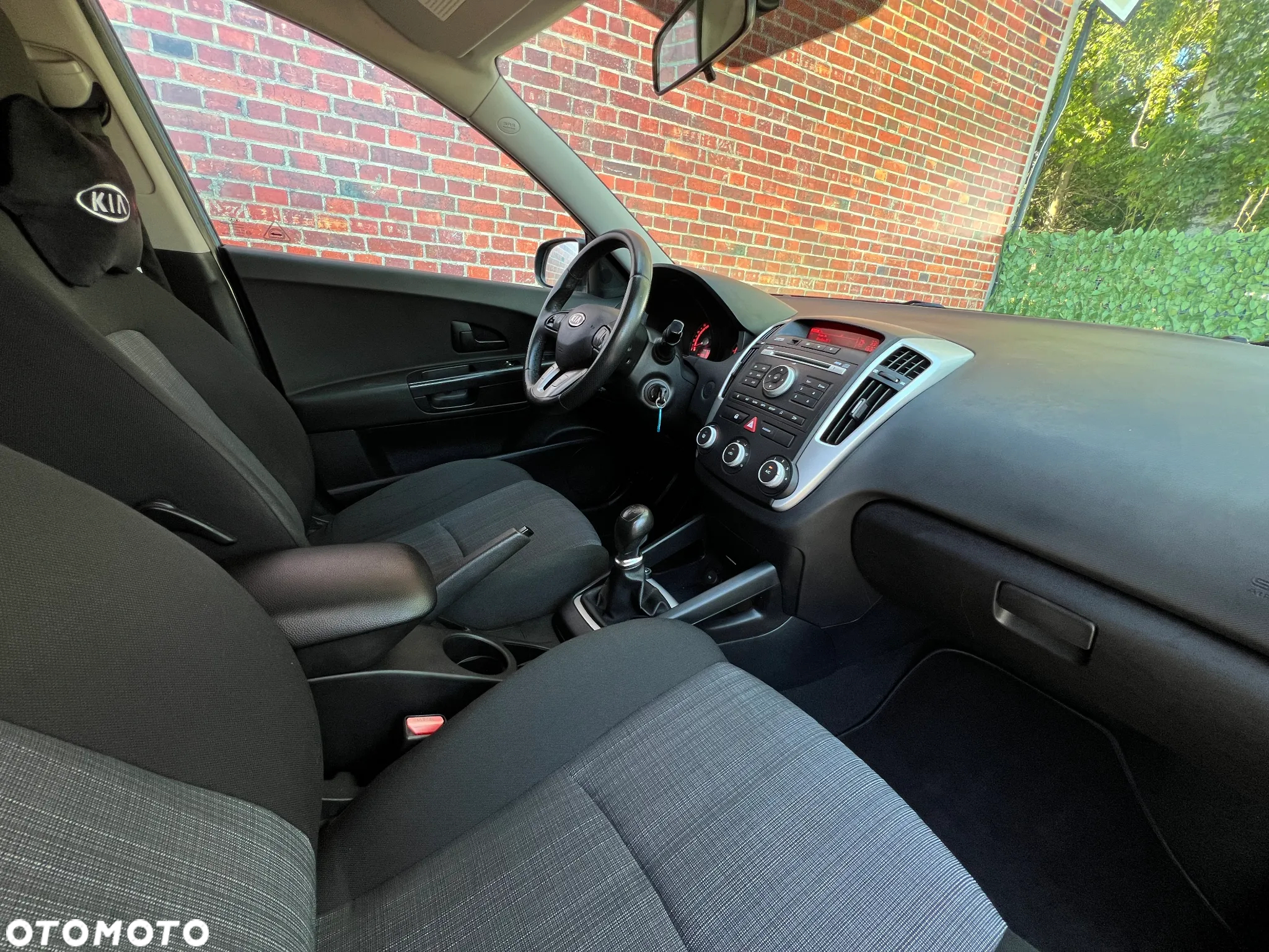 Kia Ceed - 10
