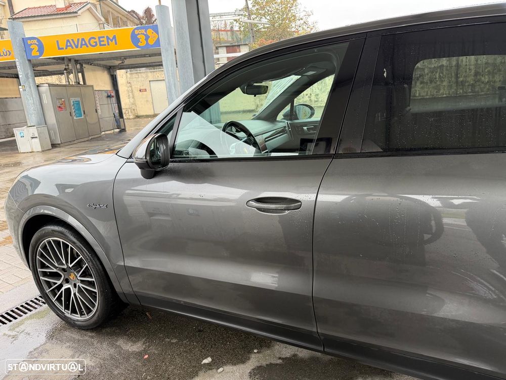 Porsche Cayenne Coupé E-Hybrid Platinum Edition - 6