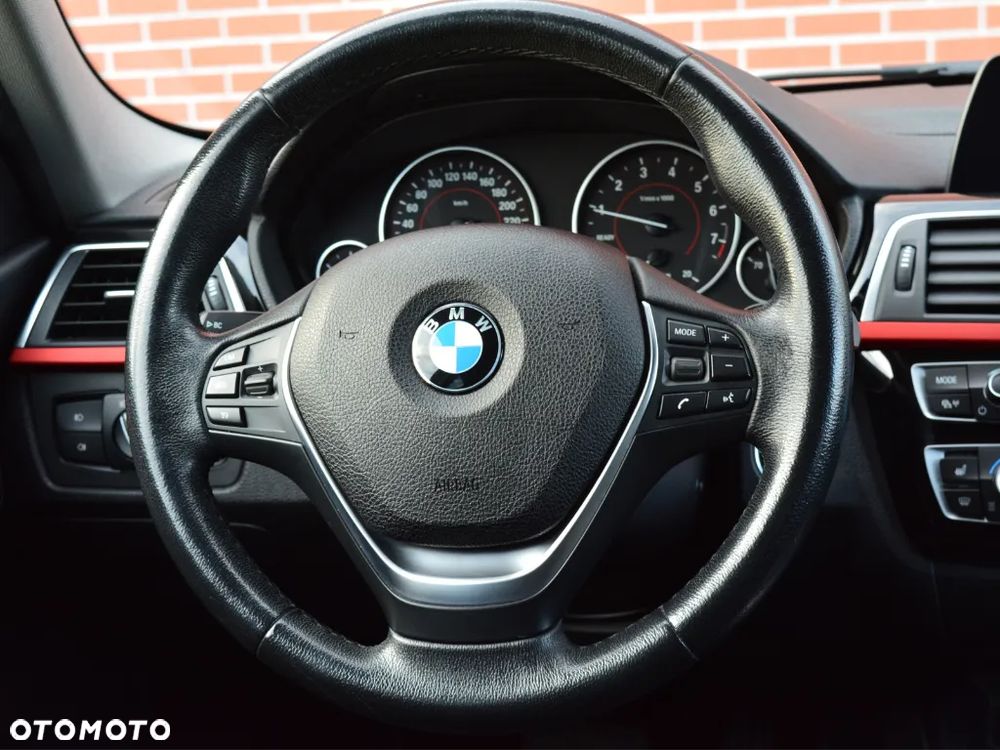 BMW Seria 3 318i Sport Line Shadow - 24