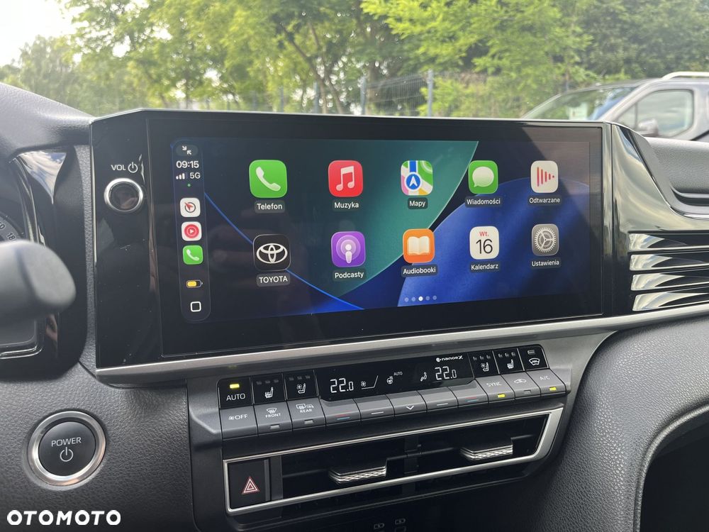 Toyota Camry - 10