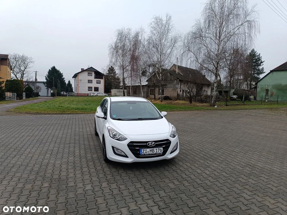 Hyundai i30 blue 1.6 CRDi Premium - 10