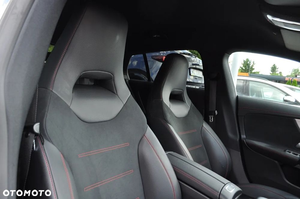 Mercedes-Benz CLA 200 AMG Line 7G-DCT - 37