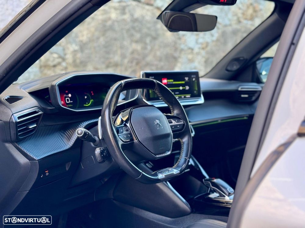 Peugeot 2008 PureTech 155 EAT8 GT - 16