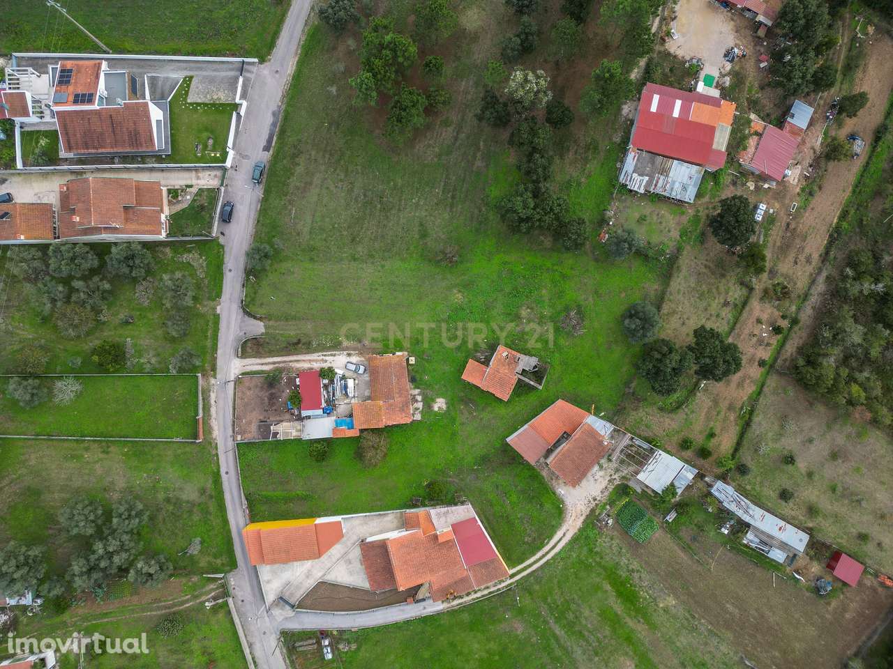 Moradia para reabilitar e terreno em Alfarelos - Dois artigos urbanos - Grande imagem: 3/31