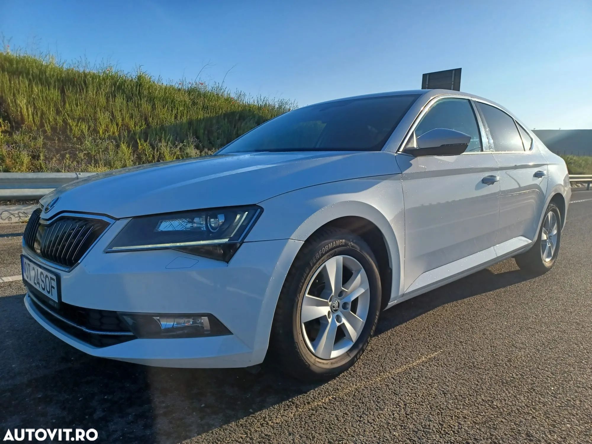 Skoda Superb 2.0 TDI Ambition - 1