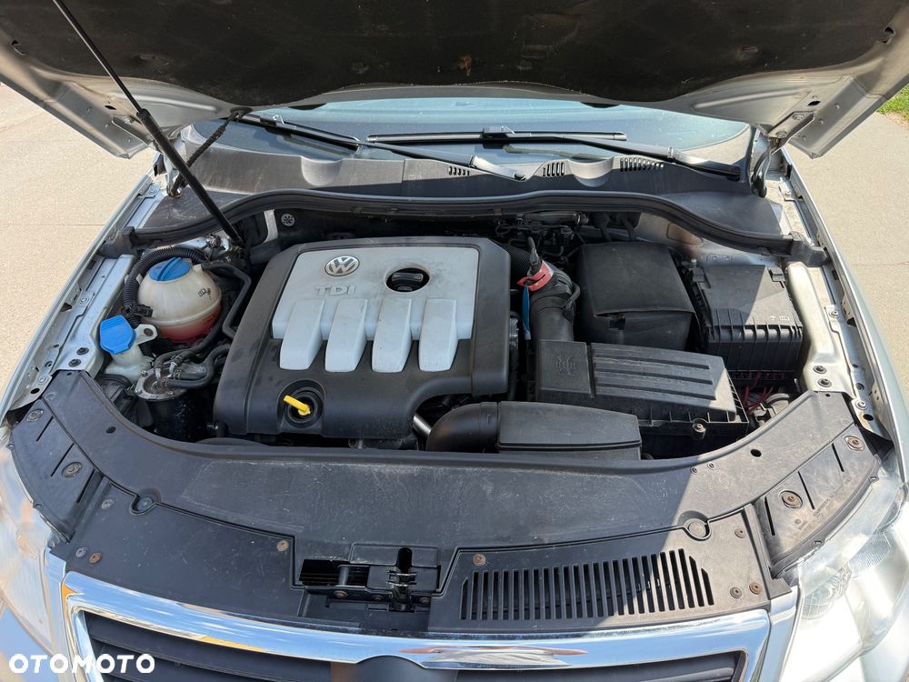 Volkswagen Passat 2.0 TDI Comfortline - 27