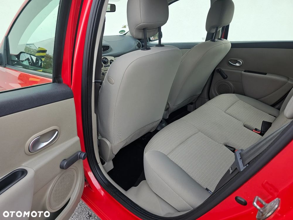 Renault Clio - 15