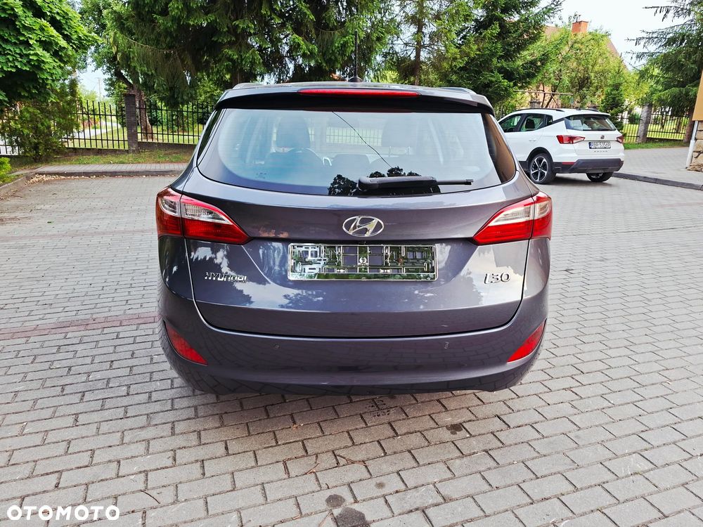 Hyundai i30 blue Kombi 1.6 GDi Passion - 12