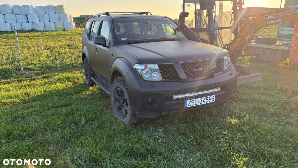 Nissan Pathfinder - 1
