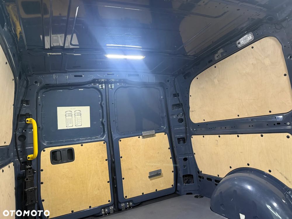 Mercedes-Benz VITO - 26