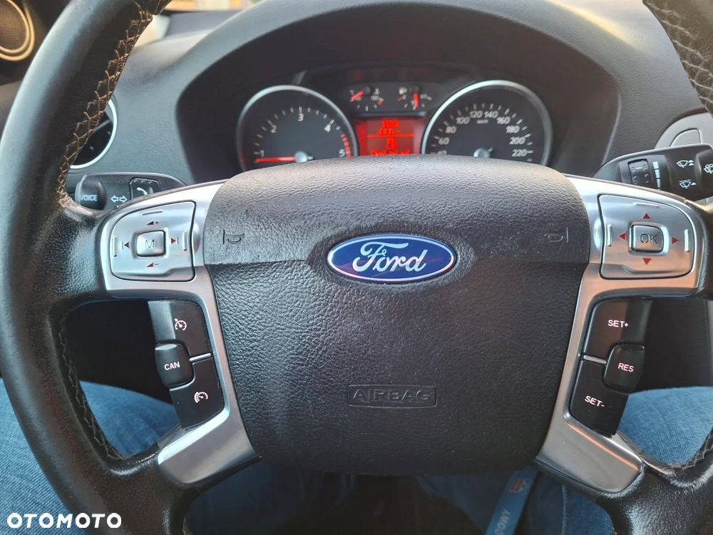 Ford Mondeo 2.0 TDCi Trend - 13