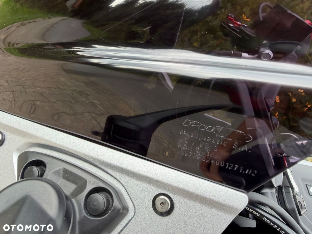 Suzuki GSX - 14