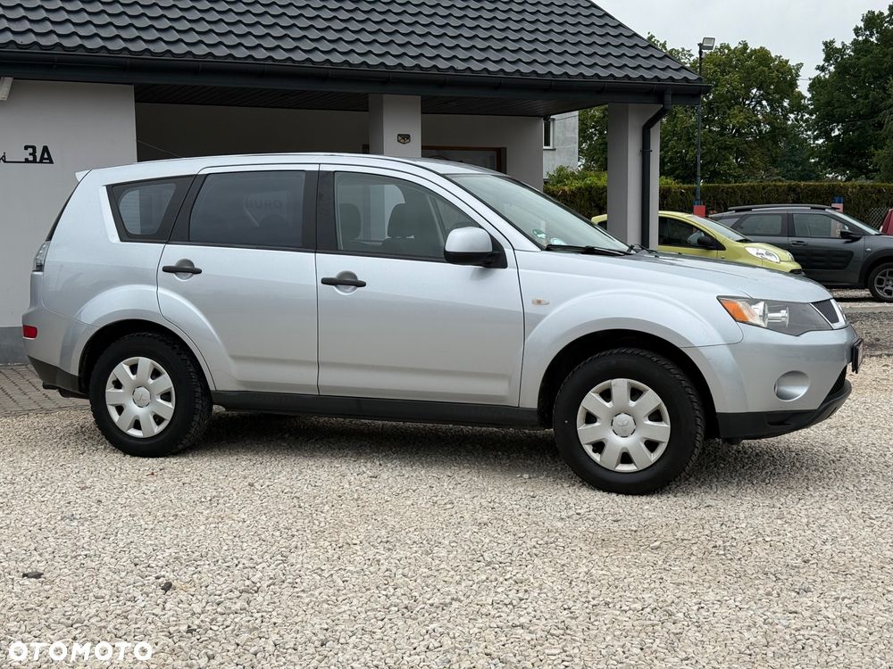 Mitsubishi Outlander 2.0 DID Intense + - 9