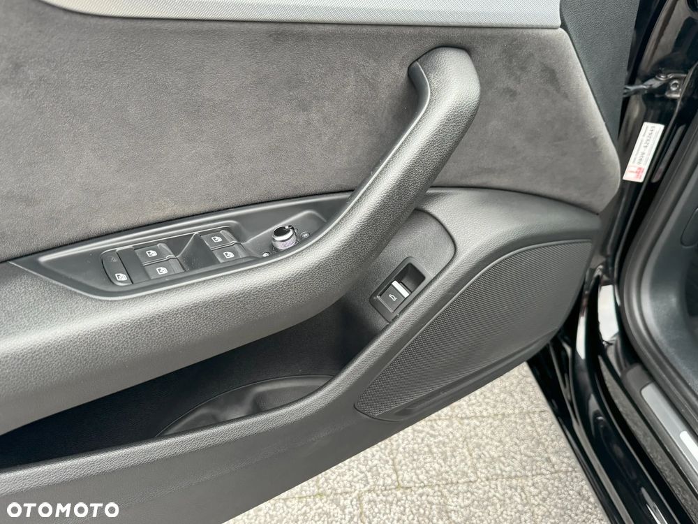 Audi A4 2.0 TDI S tronic sport - 36