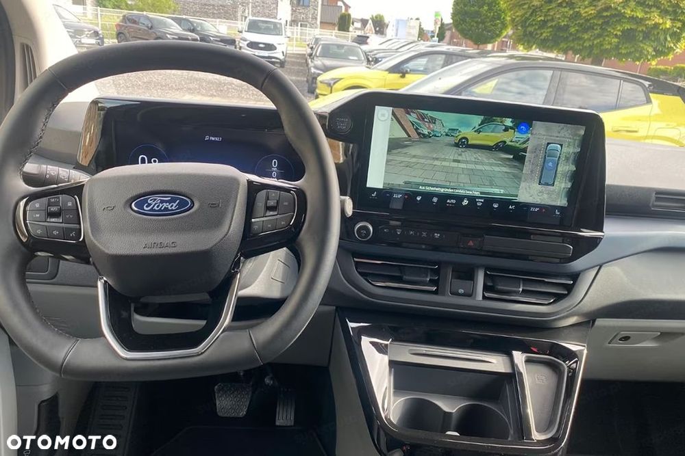 Ford Tourneo Custom - 20