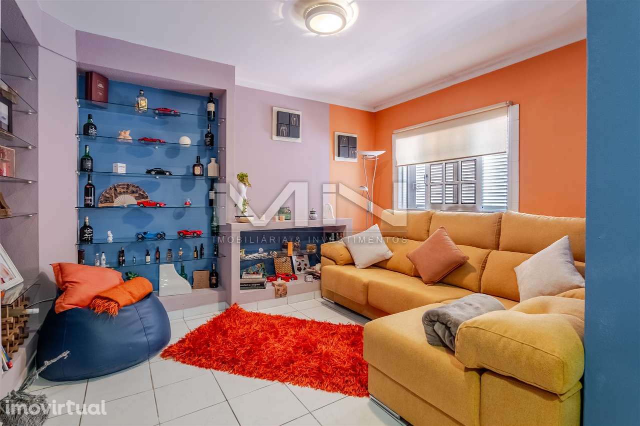 Moradia T2+1 - 2km do Centro de Espinho - Possibilidade Permuta - Grande imagem: 4/48