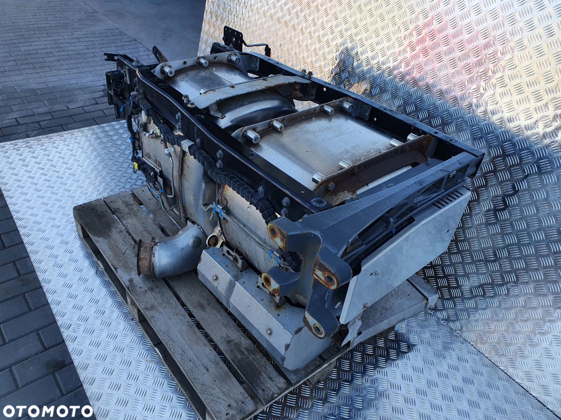 KATALIZATOR DPF WÓZEK XF 106 EURO 6 - 1