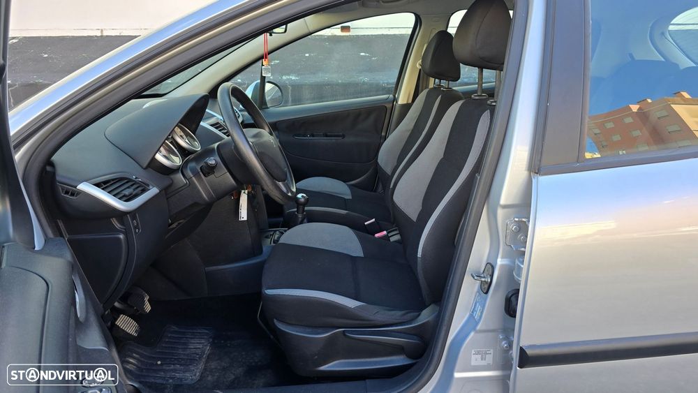 Peugeot 207 1.4 HDi Urban - 19