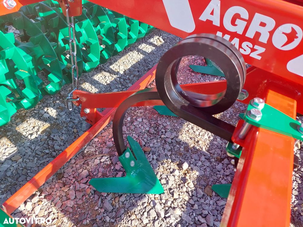Agro-Masz AUC30 compactor purtat de 3m - 8