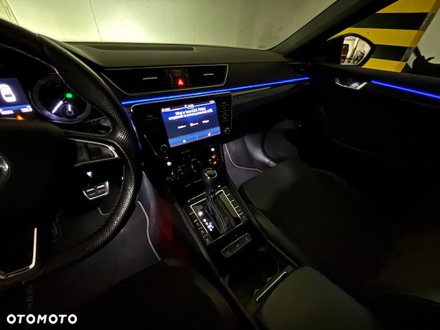 Skoda Superb 2.0 TDI Sportline DSG - 14